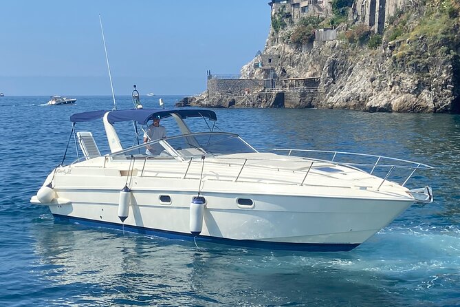 4-hour boat tour of the Amalfi Coast - Meet Umberto and Giovanni: how the tour runs in English