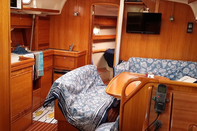 Activities on the Amalfi coast with a sailing boat - Amalfi stop for about an hour, and how to use it