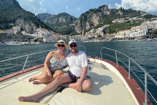 Amalfi Boat Tour from to Positano Praiano or Amalfi. 7 hours - Lunch reachable only from the sea, and how to make the timing work