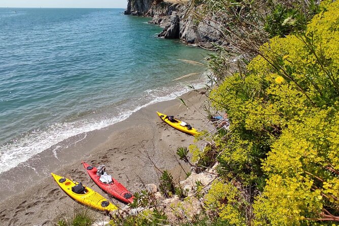 Amalfi coast 3 hr. Kayak Tour: Cruise Ship Special - Stop 1: The Isolated Private Beach Break