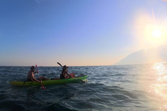 Amalfi Coast Kayak & Snorkeling Tour to the Pandora's Cave - Entering Grotta Pandora One at a Time: What to Expect in the Cave