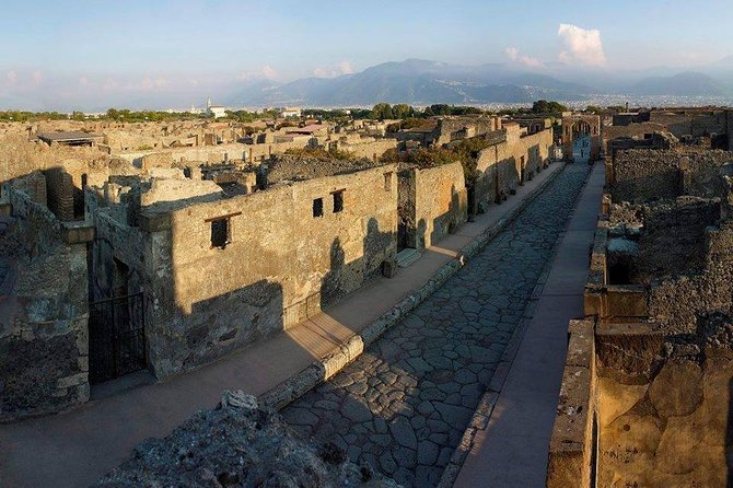 Amalfi Coast: Pompei & Vesuvius small group with Skip the line tickets - Pompeii Archaeological Park: the highlights that make the ruins click