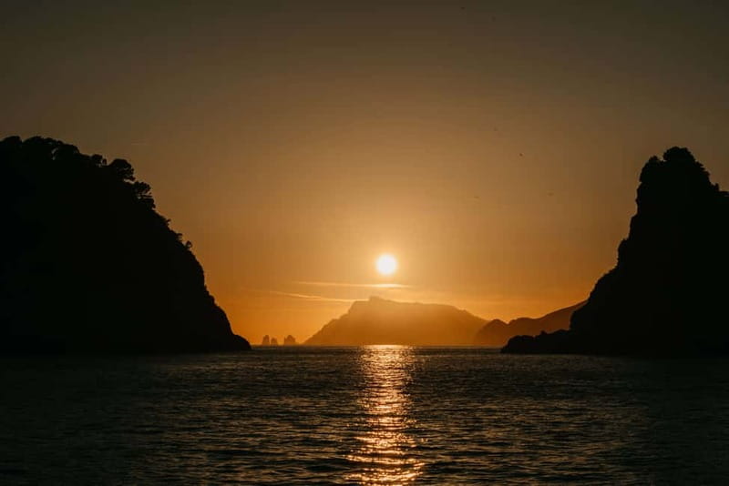 Amalfi Coast: Sunset Boat Tour with Fruit & Drinks - Safety, Comfort, and Seasickness Reality