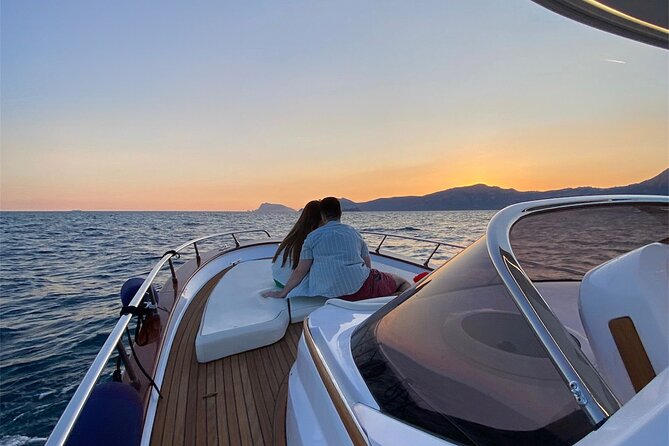 Amalfi Coast Sunset Cruise on the Elegant Boat - The Elegant boat comfort, from bathroom to bimini