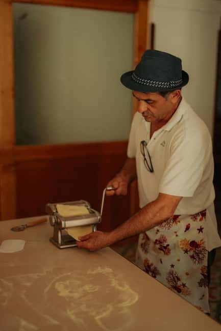 Amalfi: Tagliatelle, Mozzarella & Tiramisù Cooking Workshop - Lunch or Dinner and Local Wine Tasting