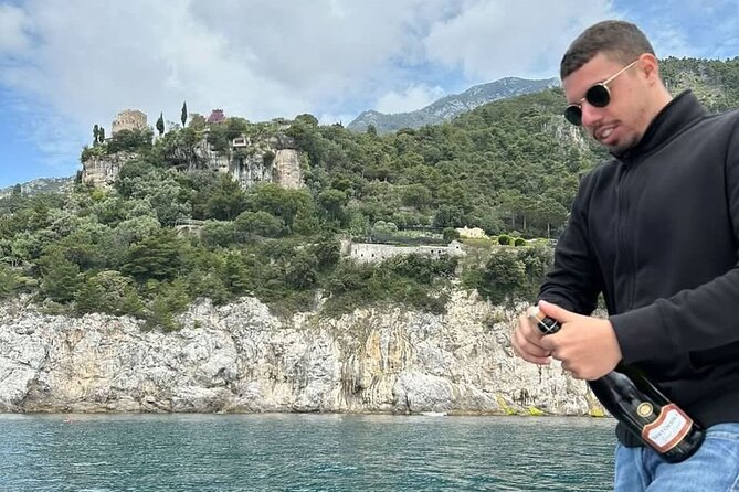 Boat tour of the Amalfi Coast with Aperitif - Food and drinks: aperitif vibes, plus lunch and limoncello