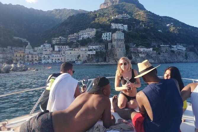 Boat Tour throughout the Amalfi Coast Amalfi and Positano - Positano stop: port time at your pace, plus Li Galli views