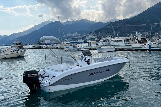 Boat trips DA Amalfi - Caves, beaches, and sea-only villages: how the route plays in real time