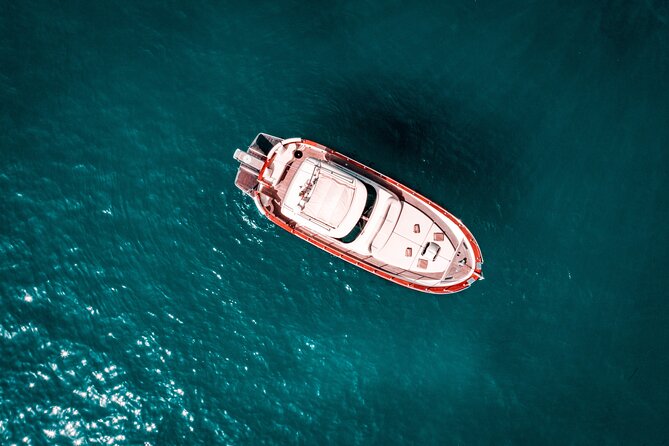 Capri: discover the beauties of the island aboard a Luxury Boat - Capri on land: Piazzetta time and a smarter way to eat lunch