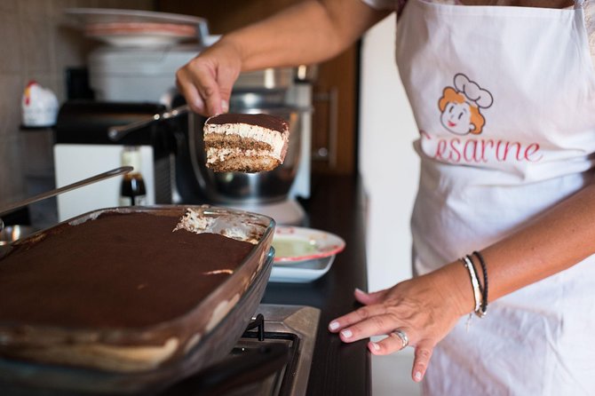 Cesarine: Small group Pizza and Tiramisu Class in Positano - From Meeting Point to Welcome and Prep