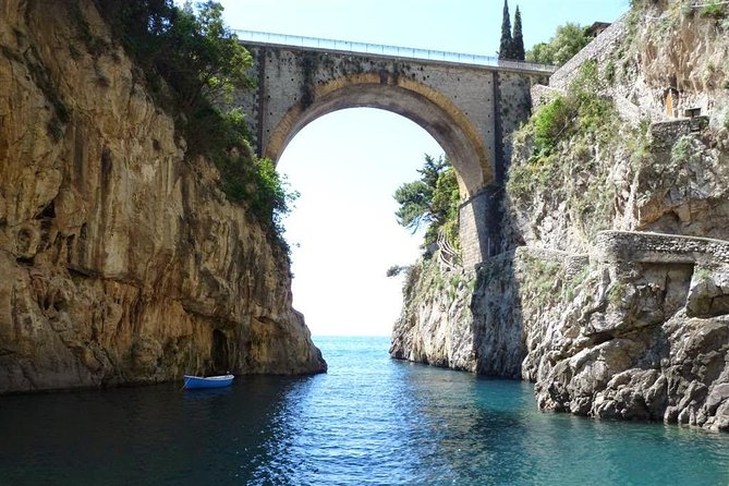 Discover the precious Amalfi Coast by boat - Why a private Amalfi Coast boat day beats the usual tour loop