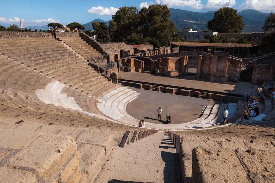 From Salerno: Pompeii Guided Walking Tour with Ticket - Language Options and How the Tour Works with Small Groups
