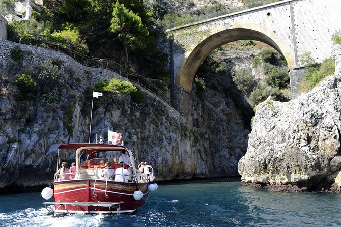 From Salerno: Small Group Amalfi Coast boat tour with stops in Positano & Amalfi - Your small-group setup, crew, and onboard comforts
