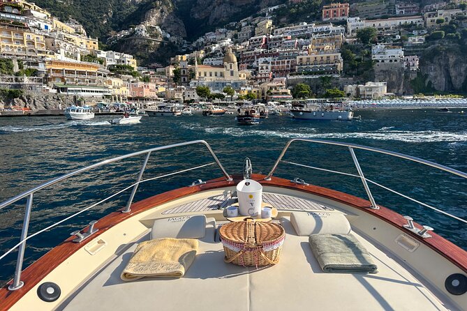 Full-day Exclusive Private boat tour on the Amalfi coast - What you’ll actually see along the Amalfi Coast: caves, islands, and long stretches of coast