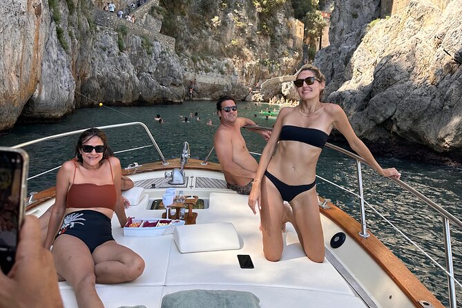 Full-day Exclusive Private boat tour on the Amalfi coast - Lunch on your terms: why a captain who helps matters