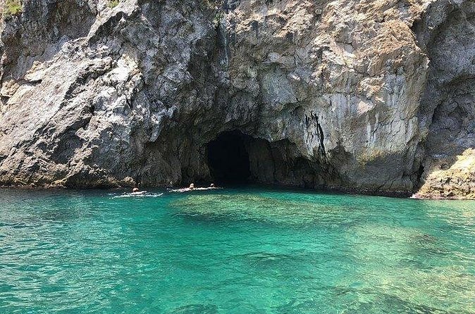 Half Day Amalfi Coast Private Cruise from Positano - Price and value: $929.95 per group can make sense