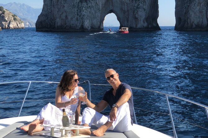 Half day to discover the fascinating island of Capri - Li Galli archipelago swim: where the myth helps you notice the water