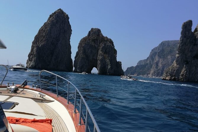 Half day to discover the fascinating island of Capri - Capri port time: using your two hours wisely