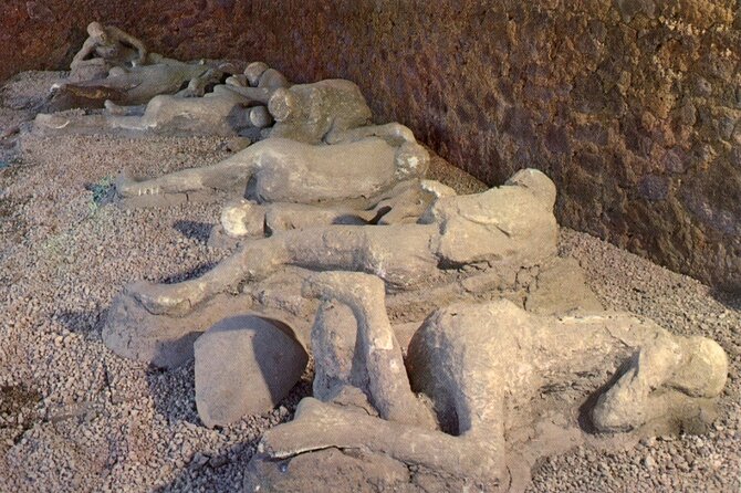 Half-Day Tour to Pompeii Archaeological Park from Salerno - Group size, earpieces, and why hearing your guide can make or break it