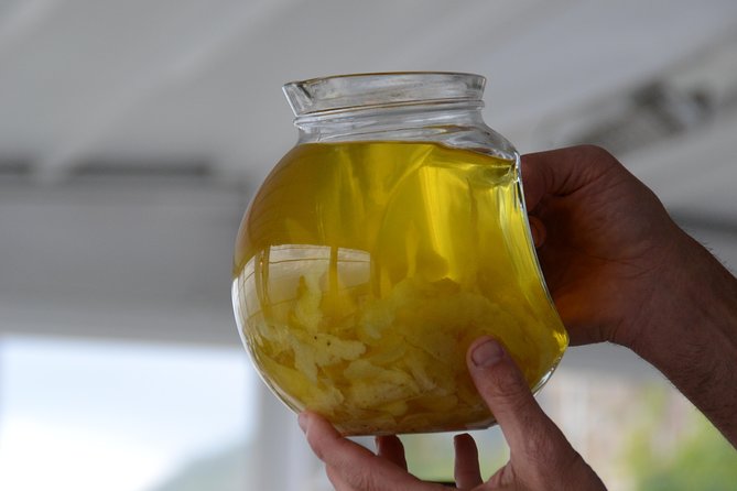 Limoncello Making and lunch with lemon base - Who this private class fits best