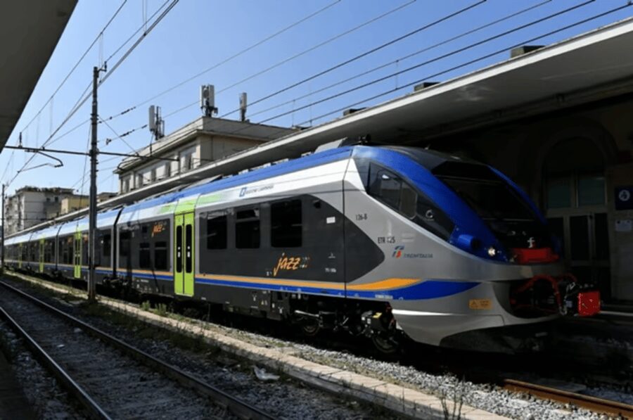 Naples: Hop-On Hop-Off Bus Tour with Train from Salerno - Key things that make this tour work