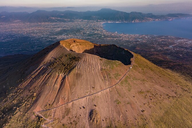 Naples: visit vesuvius skip the Line tickets with roundtrip bus - The timing is tight: how 1 hour 40 minutes usually plays out