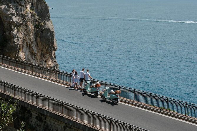 Photoshoot Experience Fjord of Furore on a Vespa - What to bring, and how to prepare for good weather