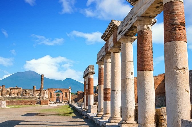 Pompeii Private Guided Tour with tickets from Amalfi Coast - Should you book this private Pompeii guided tour from the Amalfi Coast?