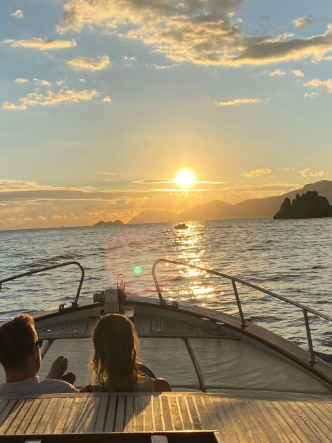 Positano: Sunset Group Boat Tour Amalfi Coast with Prosecco - Quick takeaways before you go