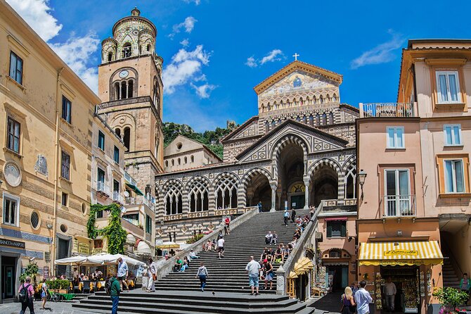 Private Boat Tour: 90 minutes in Amalfi Coast with snacks and drinks - Amalfi as the Final Big Backdrop