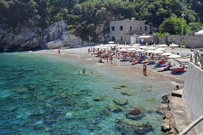 Private Boat Tour Along the Amalfi Coast - Your skipper and assistant: how Davide shapes the day