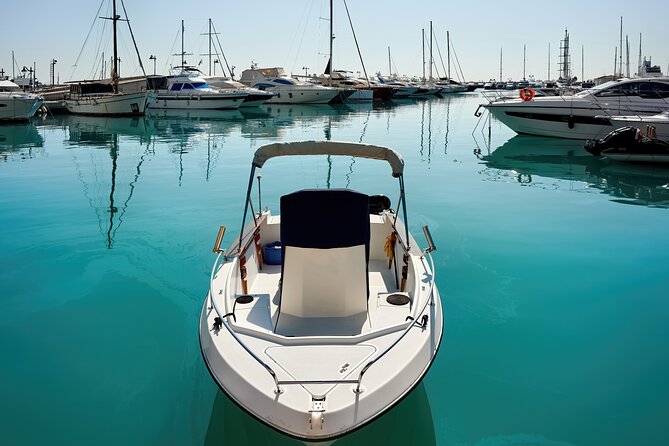 Private Boat Tour of Capri and the Blue Grotto in One Day - Li Galli quick pass and a swim stop