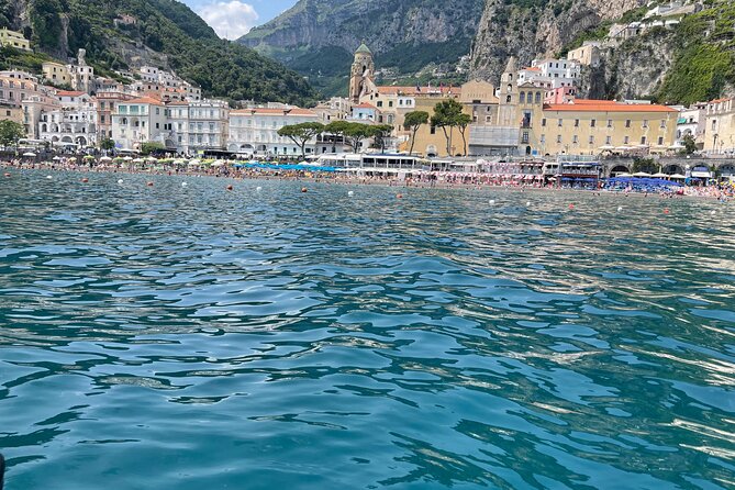 Private boat tour of the Amalfi coast or Capri - Positano for about an hour, with the parking reality