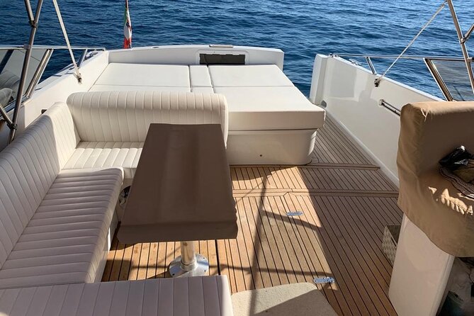 Private boat tour to Capri - Why this private Capri boat day is worth it