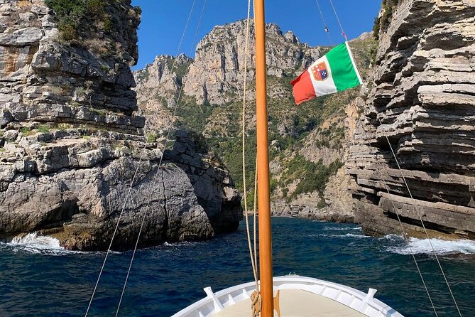 Private Day on the Island of Capri with Departure from Positano - White Grotto stop: short, included, and very Capri-ish