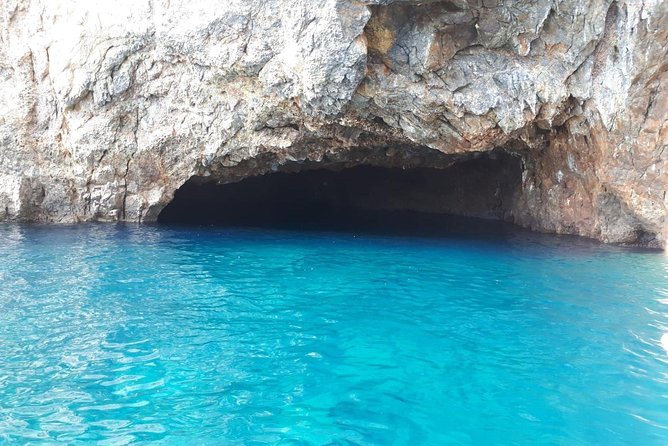 Private Full-Day Guided Boat Tour at the Amalfi Coast - Positano and Praiano from sea level: the best photo and swim combo