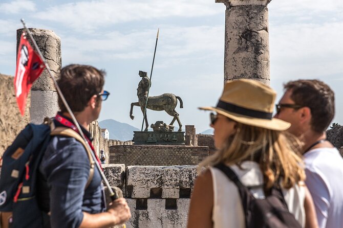 Private Skip-the-Line Pompeii & Mt. Vesuvius Tour from Positano - The guide and driver dynamic, why the day can swing