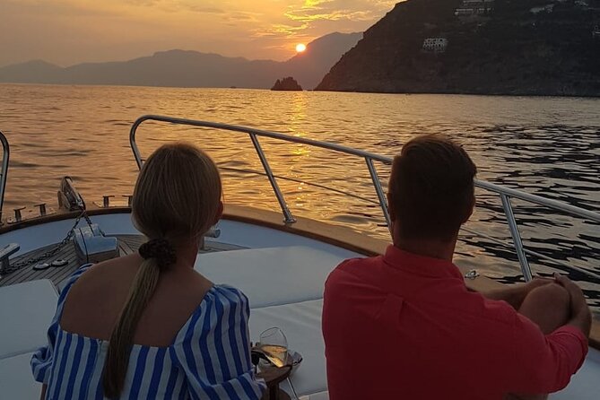 Private Sunset Cruise with Prosecco Onboard - Why a 6:00 pm sunset cruise beats walking Positano