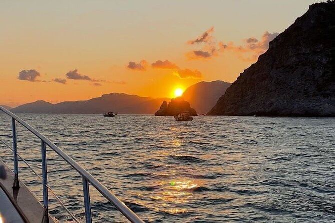 Private Sunset Tour 1.5 hours with Aperitif on Board - What’s included on board, and why it matters