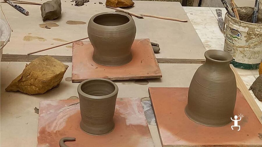 Salerno: potter's wheel workshop in Vietri sul Mare - What you will make: bowl, vase, or small bottle