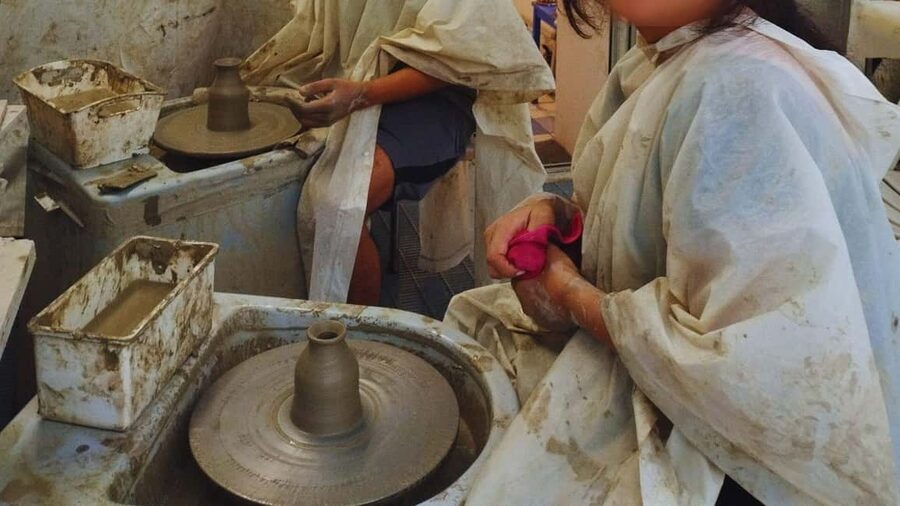 Salerno: potter's wheel workshop in Vietri sul Mare - What to bring and the small prep that helps your hands