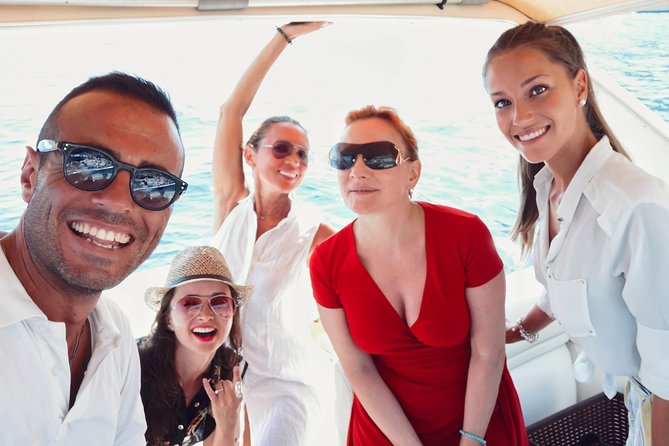 Small group boat tour to Capri with aperitif - Tourist Office Marina Grande: your 2-hour Capri window
