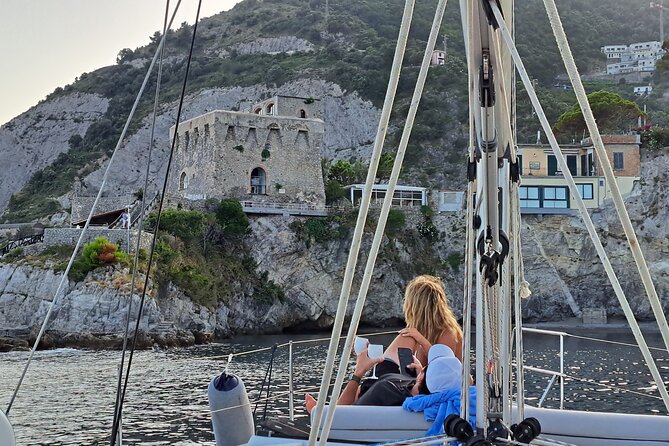 Small Group Sailing Tour in Amalfi Coast with Aperitif - Meeting in Salerno and getting on board without stress