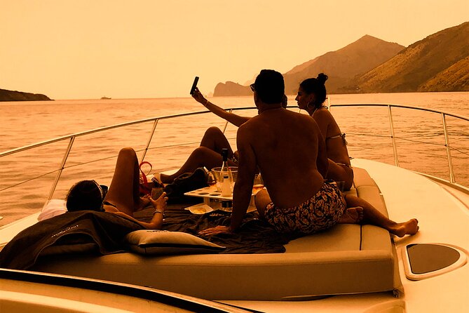Small Group Tour to Positano by Boat at Sunset - Meeting in Positano: the Cala Marinai area and first impressions