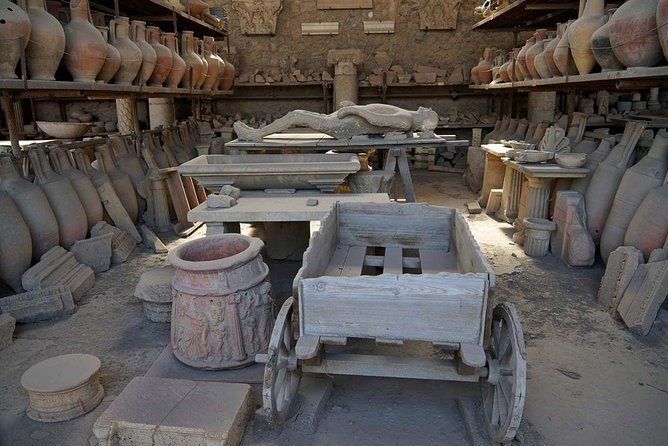 The real life in the old Pompeii tour with Archaelogical Guide All Inclusive - Pompeii Highlights Route: Houses, Temple of Isis, and Suburban Baths