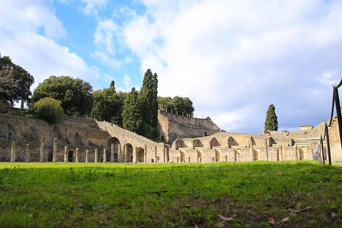 Tour of Pompeii & Amalfi Coast with Skip the Line & Pick Up from Salerno Port - Getting picked up at Porto di Salerno (and why it matters)
