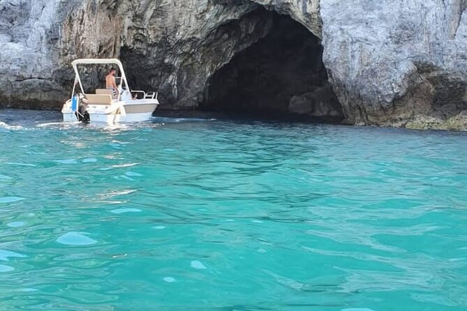 Tours on the Amalfi Coast - Positano Stop: A 1-Hour Dose of Color and Cliff Views