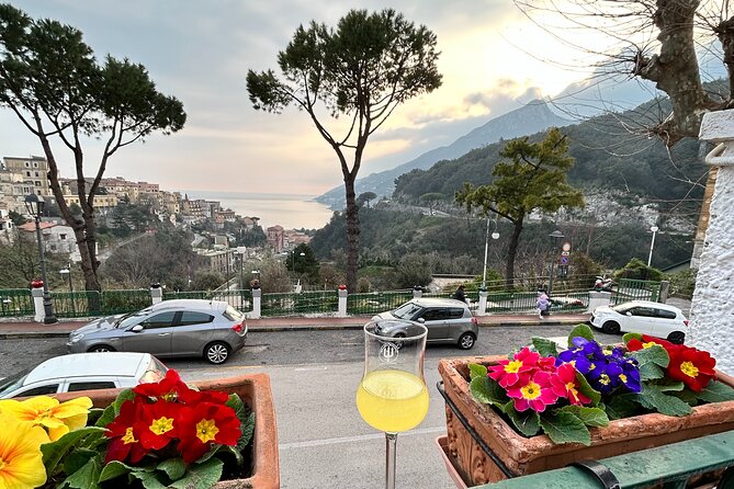 Walking Tour Vietri Sul Mare: ceramics town on the Amalfi Coast - Piazza Matteotti to the Duomo di San Giovanni Battista, the story starter