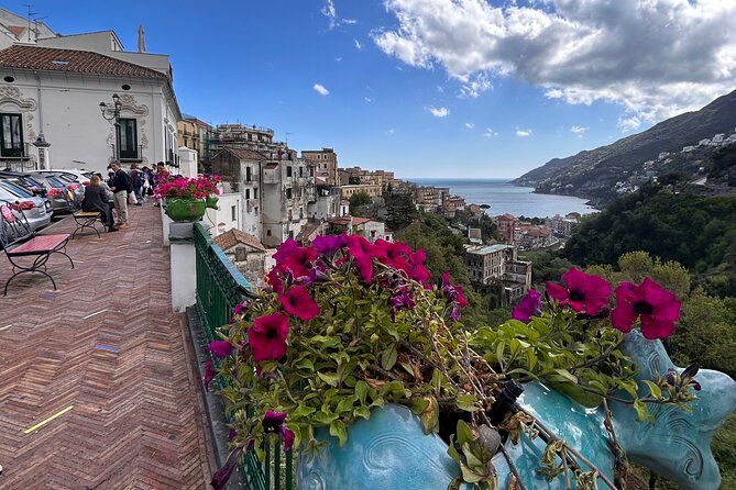 Walking Tour Vietri Sul Mare: ceramics town on the Amalfi Coast - Wandering Vietri sul Mare, where ceramic art is basically the street décor